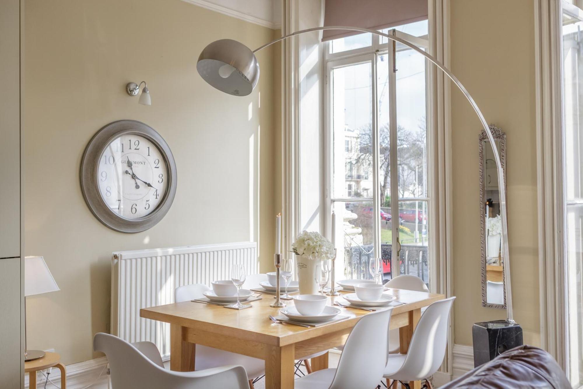 Burlington Beach Apartments Hove Pokoj fotografie