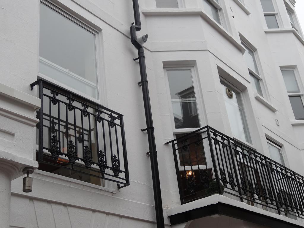 Burlington Beach Apartments Hove Pokoj fotografie