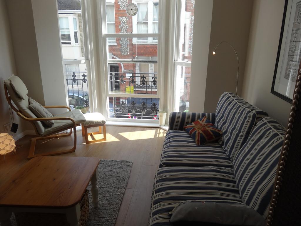 Burlington Beach Apartments Hove Pokoj fotografie