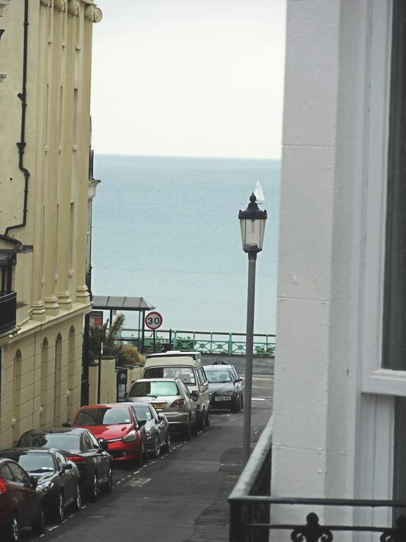 Burlington Beach Apartments Hove Pokoj fotografie